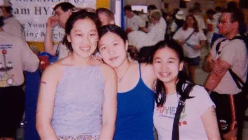 从难民的女儿到哈佛才女   陈的父亲是旅居越南的华裔,母亲是越南人