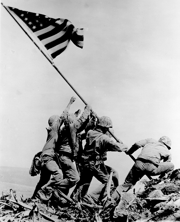 将星条旗插上硫磺岛折钵山:一张照片是如何塑造美国人的二战记忆
